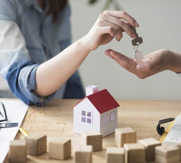 Exploring the Intersection of Real Estate and Financial Services: How They Work Together